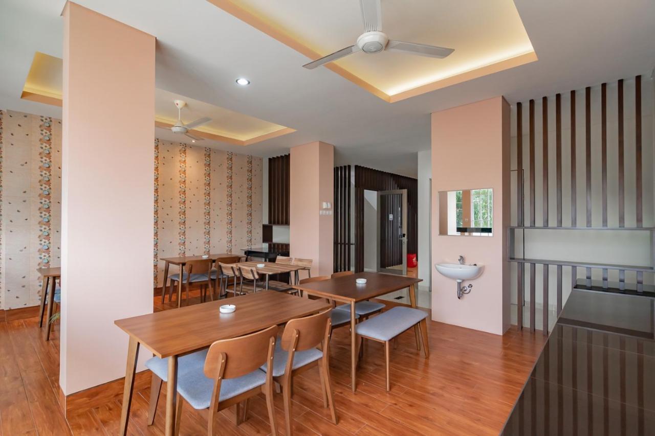 Reddoorz Plus @ Cirebon City Center Ngoại thất bức ảnh