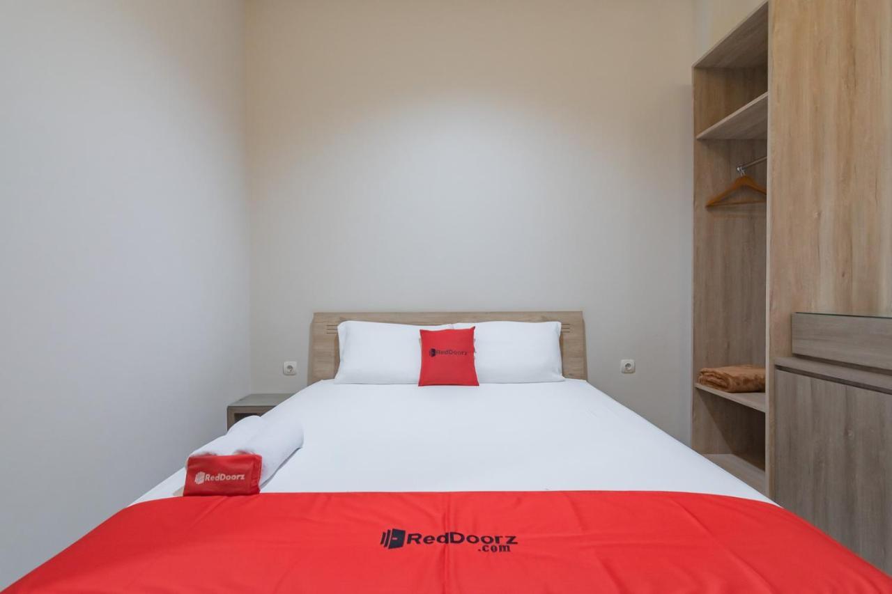 Reddoorz Plus @ Cirebon City Center Ngoại thất bức ảnh