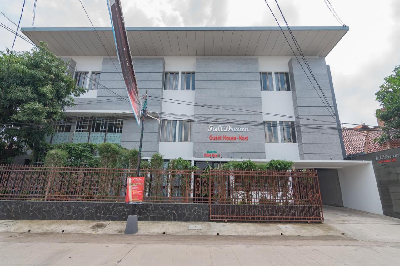 Reddoorz Plus @ Cirebon City Center Ngoại thất bức ảnh