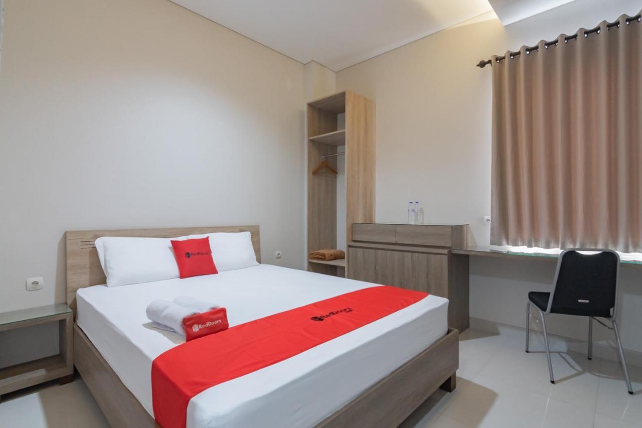 Reddoorz Plus @ Cirebon City Center Ngoại thất bức ảnh